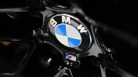 Uusi BMW M5 jakaa mielipiteitä hybridivoiman ja suuren painon vuoksi