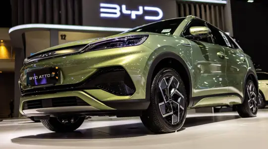 BYD lança promoção 10+1 na República Tcheca: dez anos de revisões grátis para seus elétricos