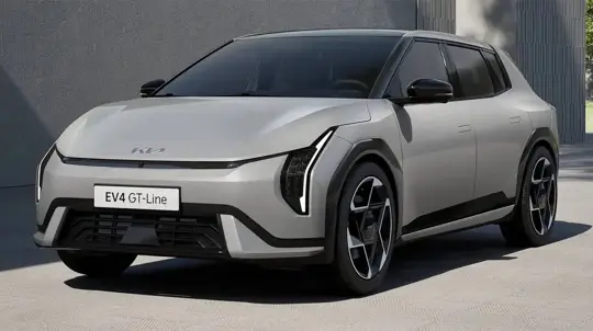 Kia EV4 amplía su gama: tracción total con 560 km y un GT de 292 CV