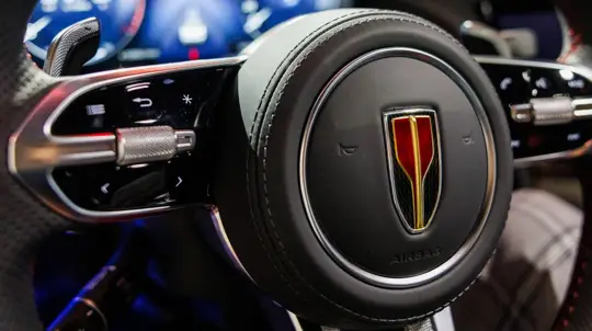 Restyling Hongqi H5 y HQ9: dos estrenos el 20 de mayo con interiores reinventados