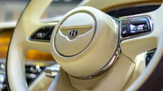 Bentley patentirao aktivni ovjes koji električne automobile ljulja kao V8