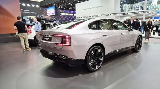 Volvo ES90 et EX90 lancés au Japon — des vaisseaux amiraux électriques au prix des anciens S90 et XC90 PHEV