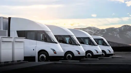 Tesla Semi -tehdas Giganevadassa: 50 000 kuorma-autoa vuodessa 2026
