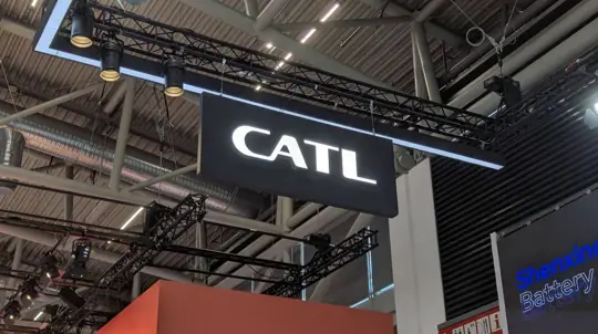 CATL esitteli Shenxing 3 -akun, joka latautuu 98 prosenttiin 6 minuutissa 27 sekunnissa