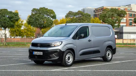 Opel Combo Electric: Bott-Ausbau mit Ladungssicherung