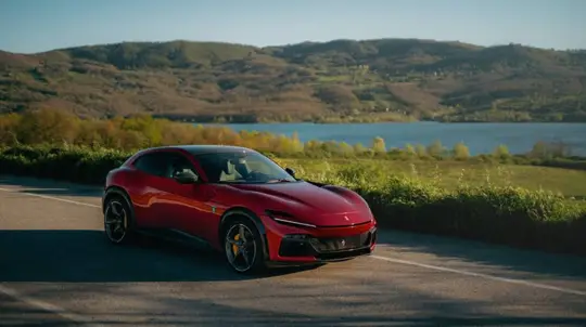 Ferrari teki Purosanguesta ilkeämmän: perheen V12 muistuttaa vähemmän perheautosta