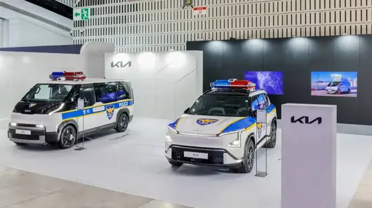 Kia EV5 i PV5 dla policji pokazane na KPEX 2026: radiowóz z dronem już przechodzi testy w Seulu