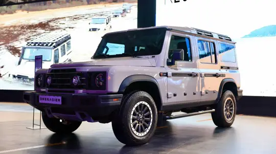 Ineos Grenadier Fieldmaster a 2026-os BIMOS-on Busanban: 286 LE, 800 mm-es gázolás és Belstaff kabát a csomagban