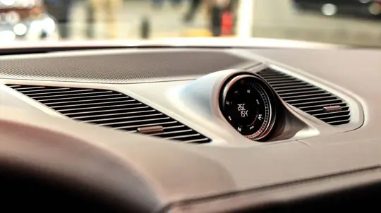 Porsche patents a dashboard clock with no display — a Sport Chrono signature stays put