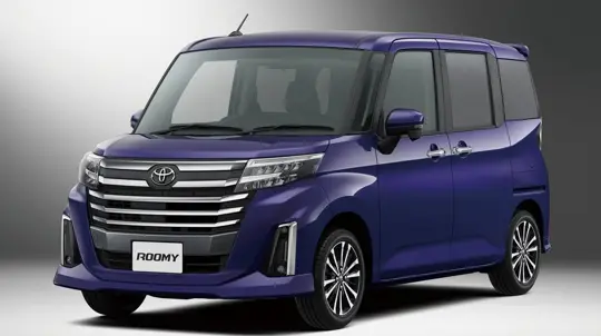 Toyota Roomy 2026: az új Smart Assist gyalogosokat észlel kanyarodáskor — ár 1,83 millió jentől
