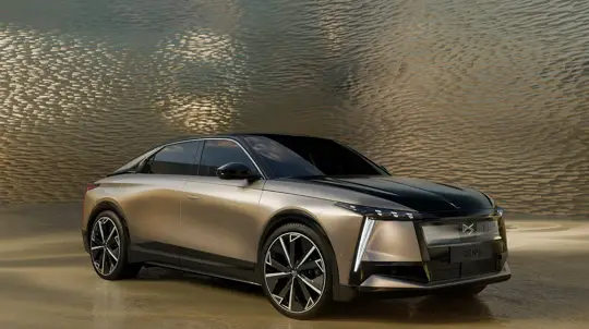 DS N°8 : une nouvelle batterie de 86 kWh, Stellantis prépare la version Medium Range