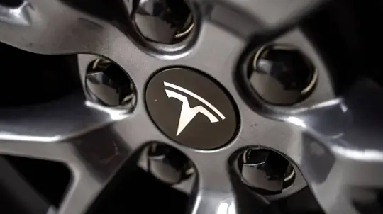 Tesla Model S and X with HW3 finally reach FSD V14.2 Lite early access