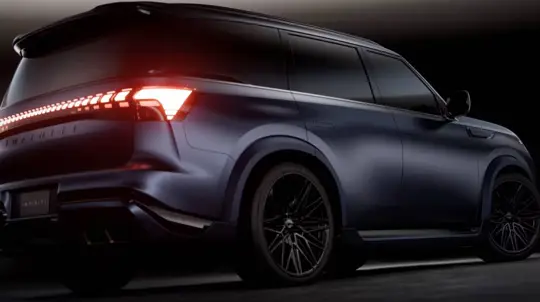 인피니티 QX80 레드 스포츠: 고성능 SUV로 BMW M과 경쟁 준비