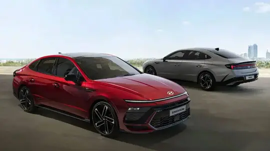 Hyundai Sonata Blue Hybrid 2026: 1083 km na jednym baku to rekord klasy