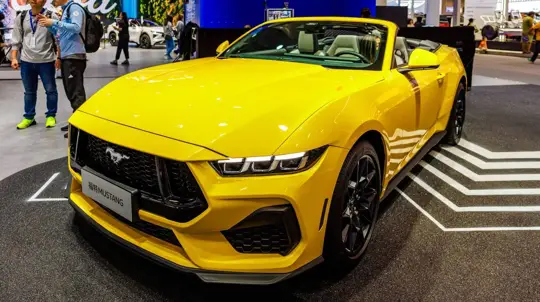 Ford Mustang GT 2026 si ponechá V8 i manuál, pevný slib ale platí jen pro jedno