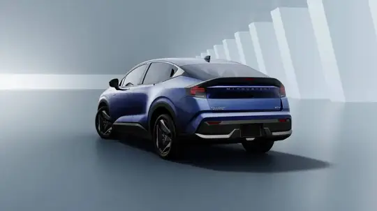O novo Mitsubishi vem logo com duas tomadas de carregamento — e há um motivo concreto para isso