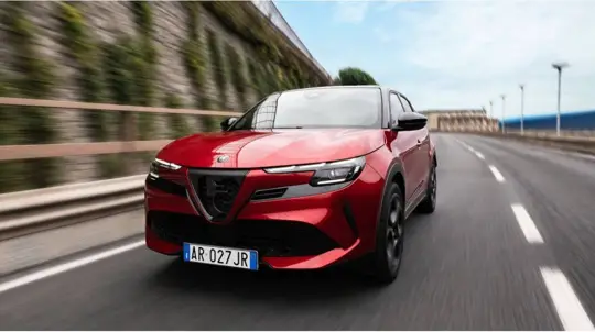 Alfa Romeo Giulia und Stelvio 2026 behalten den 520-PS-V6 und bekommen neue Elektronik