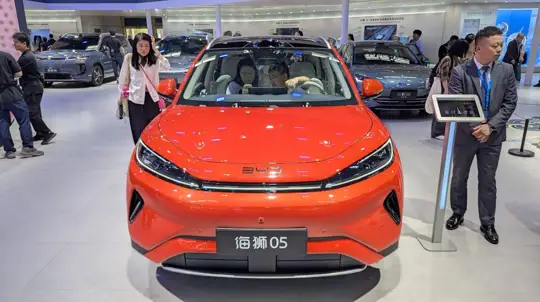 Batterie allo stato solido in auto dal 2027: BYD rimanda la diffusione di massa a dopo il 2030