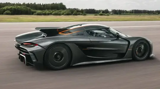 Koenigsegg vs Hamilton Collection: strid om Jesko og Regera