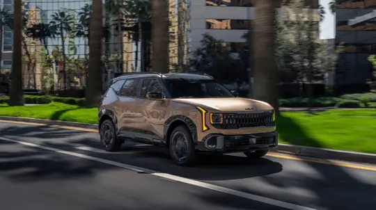 Nuevo Kia Seltos 2027 adopta el estilo del Telluride y estrena híbrido con e-AWD desde 24.990 dólares