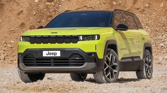 ジープ・コンパス電気自動車4xe：375馬力、四輪駆動、0-100km/h加速5.4秒