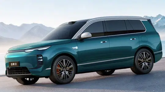 BYD Sealion 08: przedsprzedaż od 230 000 do 280 000 juanów — hybryda tańsza od elektryka tylko o 20 000 juanów