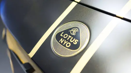 Lotus, 2028'deki süper otomobil geri dönüşü için hem V6 hem V8 hibrit motorlu Type 135'i doğruladı