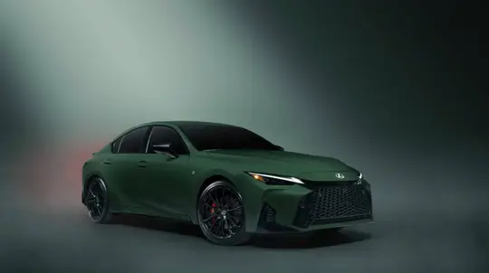 Lexus bemutatja a 2027-es IS 350 Special Appearance Package modellt, új Envious zöldben, mindössze 350 darabban