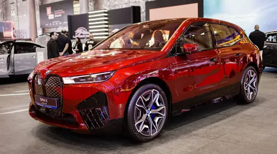 BMW Welt lanserer Compact Package: hent bilen i München for 790 euro
