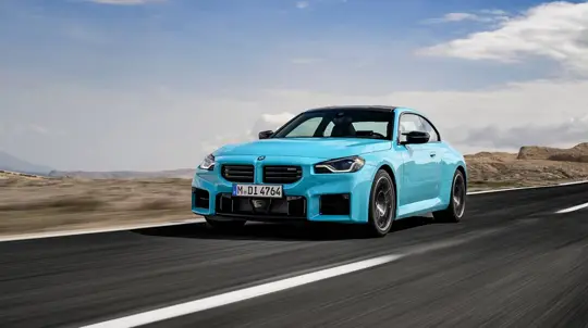 La BMW M2 xDrive costa solo il 4,8% in più in Giappone — 480 CV e 0–100 km/h in 3,7 secondi