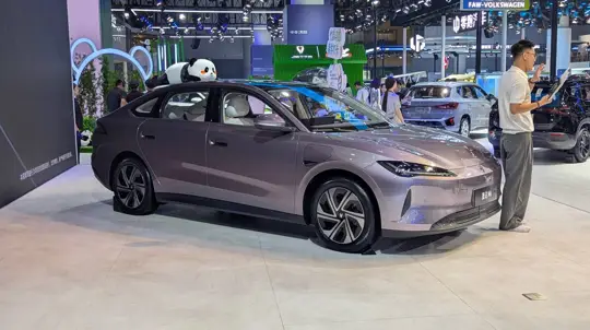 La Jetta M6 dévoilée au Chengdu Motor Show 2026 : jusqu'à 197 ch, 555 km d'autonomie CLTC et un mode lit