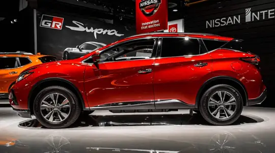 Nissan veze americký Murano do Japonska — levostranné řízení a tovární upozornění