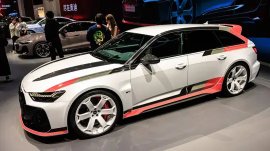 Audi RS 6 Avant: stärkster Hybrid-V8 mit 725 PS kommt 2026