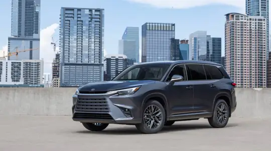 Lexus TX 2027 verliest krachtigste plug-inhybride, maar wordt duurder