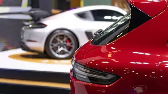 Porsche 2025 kriisissä: sähköistys jarruttaa, tulos romahtaa