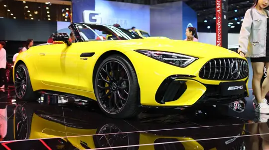 Mercedes-AMG SL palaa lähemmäs grand tourer -juuriaan