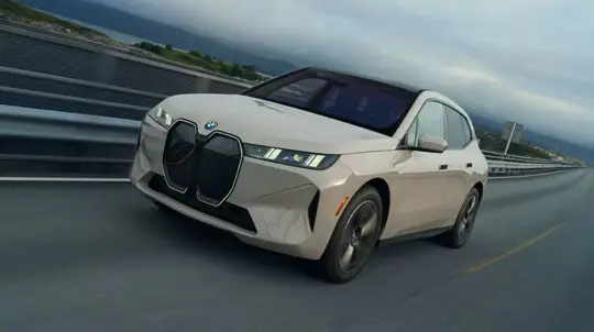 BMW lopettaa iX-sähköcrossoverin myynnin Yhdysvalloissa, uusi iX3 tulossa