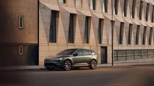 볼보 EX60 전기 SUV, 2026년 생산 확대 계획 발표