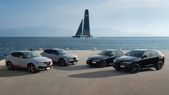 Alfa Romeo Junior, Tonale, Giulia und Stelvio als Luna Rossa ab 37.800 Euro