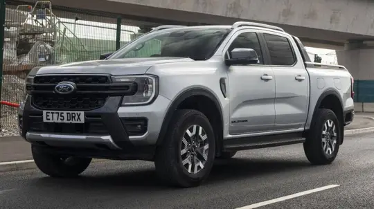 Ford Ranger Double Cab 2026 Euroopassa: neliovinen lava-auto ilman takapenkkiä