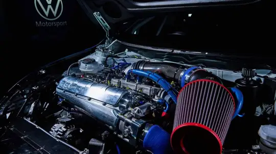 Volkswagen Golf GTI o mocy ponad 1000 KM: pięciocylindrowe Audi 2,5, napęd na cztery koła i skrzynia Sadev na wyścig górski
