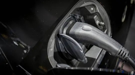Čína zavádí nová pravidla pro baterie EV: 82 % zdraví požadováno po 100 000 km