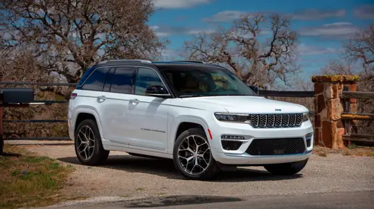 Jeep Grand Cherokee няма да получи обратно 5,7-литровия Hemi V8: Stellantis обяснява защо