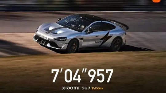 Xiaomi SU7 Ultra vs Ferrari SF90 XX: la berlina eléctrica china de 56 000 € supera al deportivo de 700 000 € en la pista de Carwow