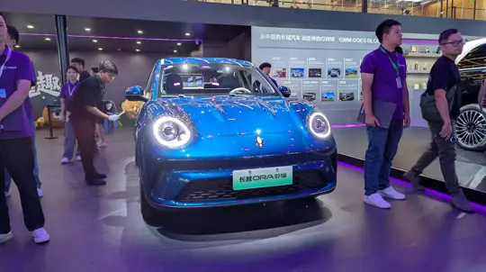 ORA Good Cat 2026: čínské retro elektromobil začíná na přepočtených zhruba 10 700 eurech