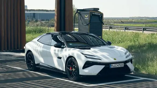 Lotus Emeya: Rekord-Ladetempo mit 443 kW in 13:35 Minuten