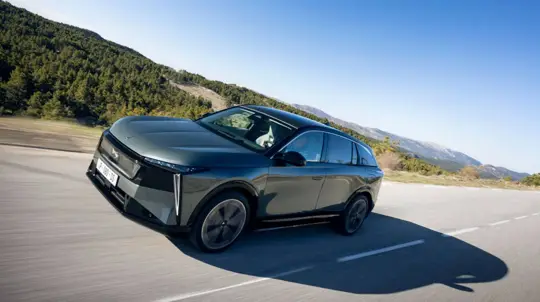 New DS N°7 starts at €43,900 in France — one hybrid and three electric versions with up to 740 km range
