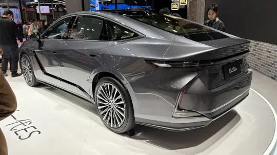 Lexus busca un sucesor del V8: los futuros deportivos perderán el rugido animal
