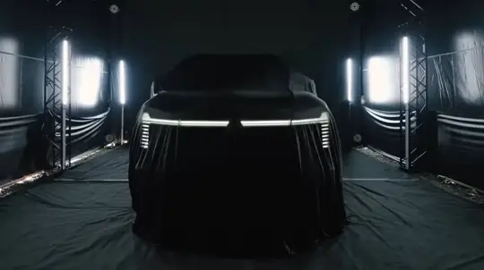 Mitsubishi Pajero: салонът се разкрива в тийзъра от Star Camp 2026, платформа Triton и премиум усещане