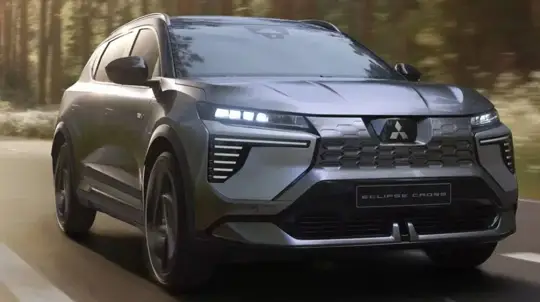 Mitsubishi Eclipse Cross atteint 650 km, mais la petite batterie recharge plus vite